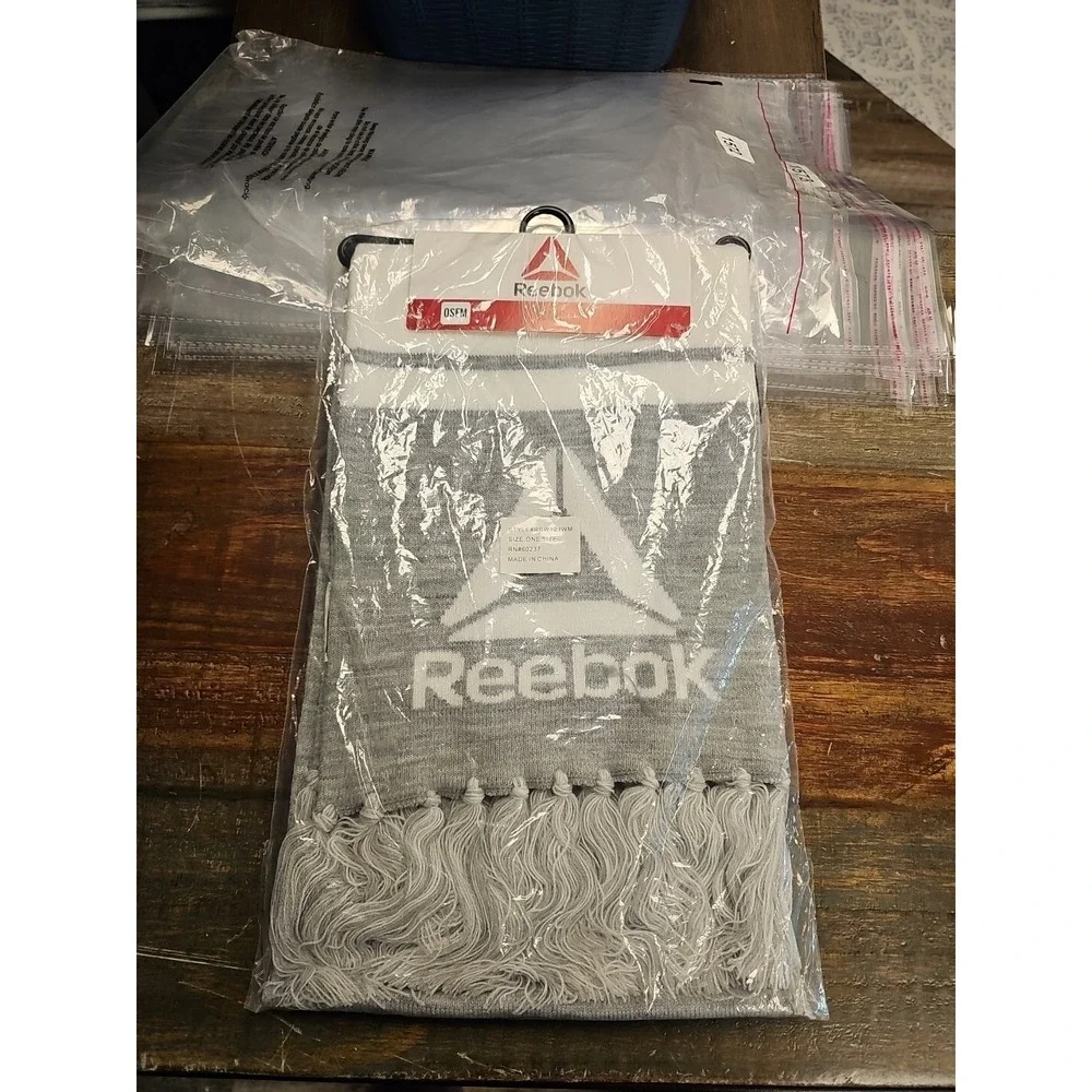 Reebok Scarf Gray Knit‎ Wool Unisex Fringe Bottom New